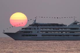 Mexican Cruise_cruise-ship-at-sunset